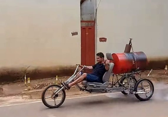 VÍDEO: Inventor brasileiro cria triciclo à lenha que chega a 50km/h e faz sucesso no Youtube