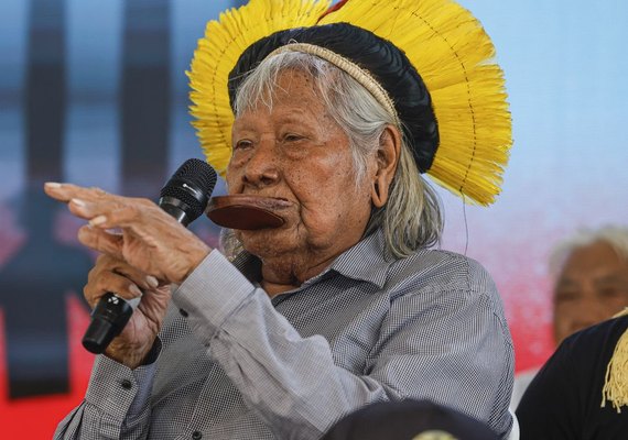 Cacique Raoni é internado em estado grave no Mato Grosso