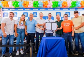 Governador assina ordem de serviço que potencializa mobilidade a 900 moradores de grota na capital