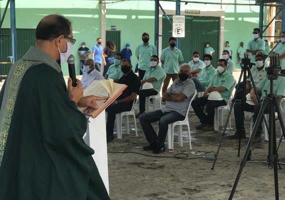Celebração de missa marca início da moagem em Pindorama