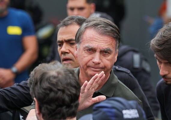 Moraes autoriza Bolsonaro a receber comida especial na prisão