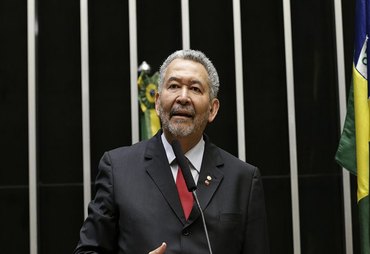 Sindicato reage a decisão judicial e critica afastamento de Paulão