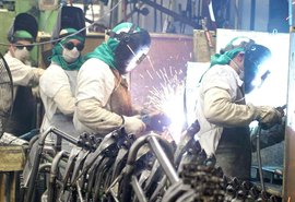 Retomada da industrialização brasileira pode ganhar força com apoio do BRIC