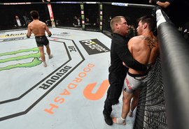 Nocauteado, Dominick Cruz critica árbitro por interrupção na luta