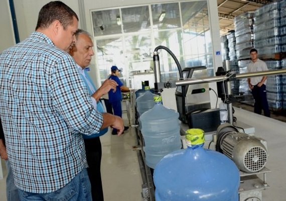 Vigilância Sanitária Estadual alerta sobre os cuidados ao comprar água mineral