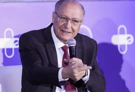 Alckmin defende negociação com EUA para ampliar setores fora do tarifaço