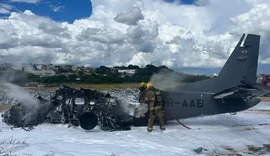 Avião da PF cai em Minas e dois morrem