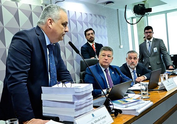 Deputados acionam PF e acusam Alfredo Gaspar de estupro; parlamentar nega e reage