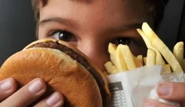 Controle do colesterol deve começar na infância, alerta cardiologista