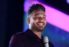 Safadão se emociona na volta aos palcos após pausa para tratar ansiedade