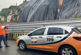 Trânsito é retomado na Ladeira do Trovão, no bairro Bom Parto
