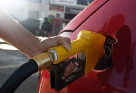 Petrobras anuncia aumento de 7,5% da gasolina para distribuidoras