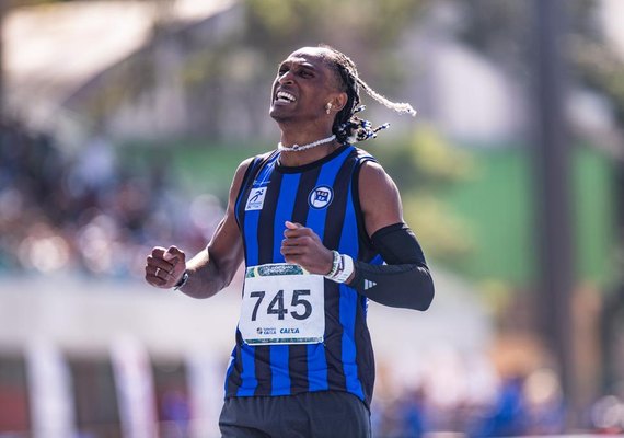Alison dos Santos conquista ouro nos 400m com barreiras e faz melhor marca  de 2026