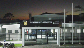 Homem é preso suspeito de coagir a própria mãe de 82 anos em Maceió