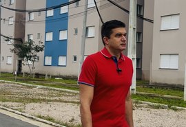 Rui Palmeira cobra JHC a entrega do Residencial Santa Amélia