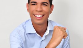 Com apoio de Marx, Yvan Beltrão e empresários, Devinho Barbosa entregará caminhão de brinquedos na parte alta