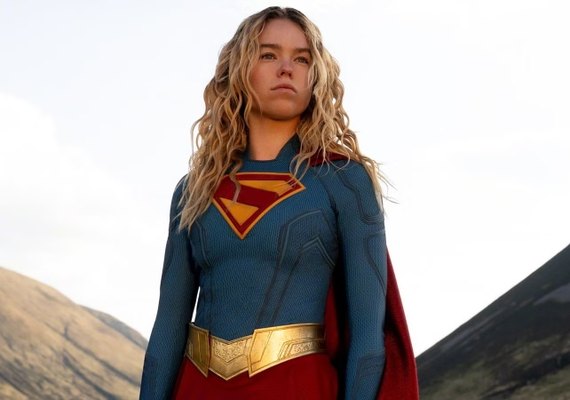 Supergirl chega aos cinemas nesta quinta-feira (25)