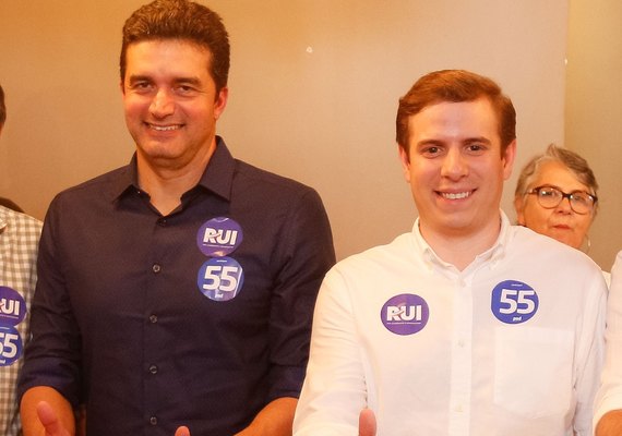 Rui apresenta programa de distribuição de renda como proposta de campanha