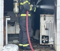Incêndio atinge estabelecimento comercial no Alto do Cruzeiro, em Arapiraca