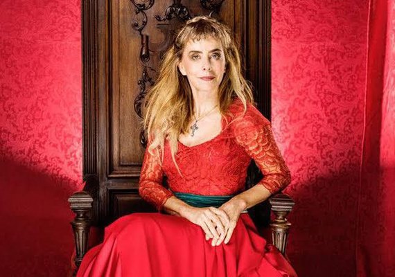 Maitê Proença se apresenta em Alagoas com espetáculo “A mulher de Bath”