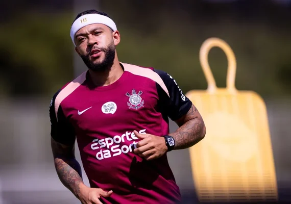 Memphis Depay se reapresenta ao Corinthians e aguarda registro no BID