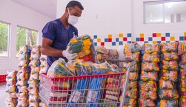 Escolas de Maceió recebem kits merenda para entregar a alunos matriculados