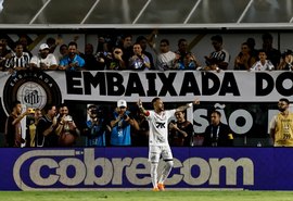 Brasileirão: Neymar marca, Santos vence e deixa zona de rebaixamento