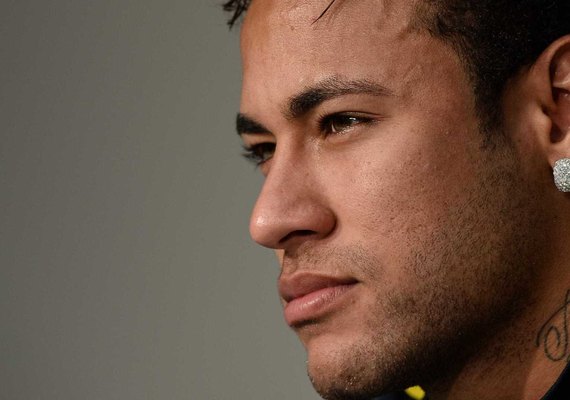 Pai de Neymar já avisou ao PSG que o filho quer ir embora