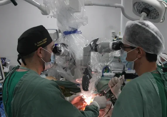 Santa Casa realiza cirurgia cerebral com paciente acordada em Maceió