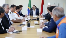 Prefeitos participam de reunião com Governador sobre retirada de óleo nas praias