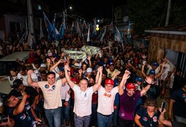 Renan Filho reúne mais de 5 mil pessoas em caminhada na Grota do Cigano, no Jacintinho