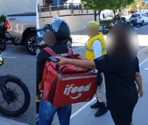 Cancelamento de marmita gera confusão na Ponta Verde em Maceió