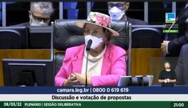 Alagoana “substitui” Arthur Lira e aprova medidas em defesa da mulher na Câmara dos Deputados