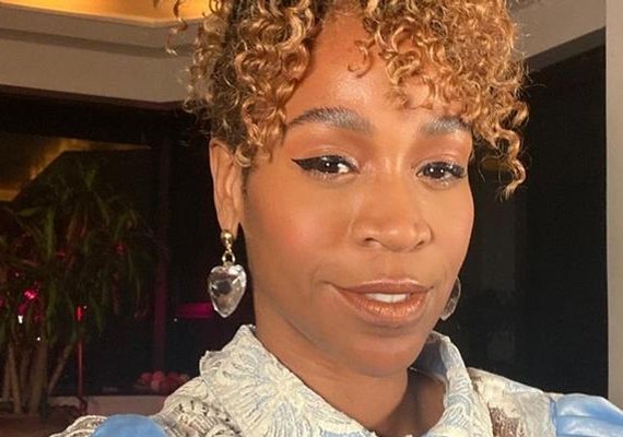 Karol Conká anuncia lançamento de single após polêmica no BBB