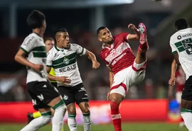 Coritiba e CRB se enfrentam nesta sexta em jogo decisivo no Couto Pereira