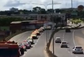 Corpo de PM morto em Arapiraca é levado em cortejo para local de sepultamento