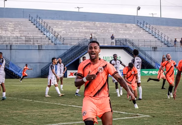 CSA anuncia contratação de centroavante e dois laterais para a Série D