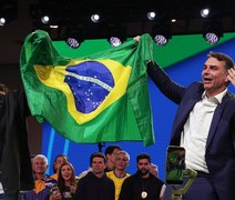 Flávio Bolsonaro propõe fim da reeleição presidencial em troca de apoio