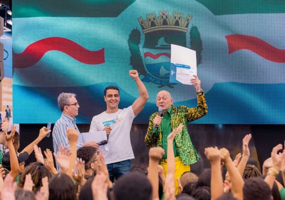 Ao lado de Luciano Hang, JHC comemora desburocratização de processos em Maceió