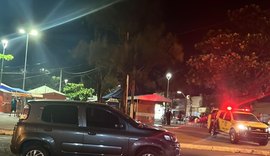Dupla mata jovem e deixa homem ferido na Praça da Faculdade