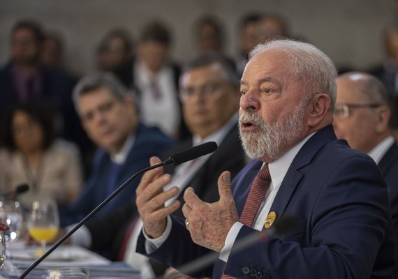 'Não vamos transformar escolas em prisão', diz Lula
