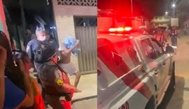 Baleado, homem corre e se esconde em beco para escapar no Petrópolis