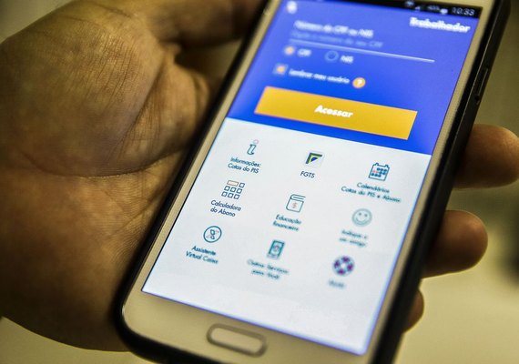 Trabalhadores nascidos em abril podem sacar até R$ 1 mil do FGTS