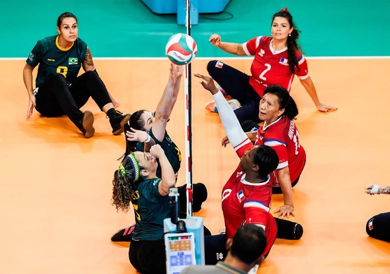 Seleções brasileiras mantêm invencibilidade e disputam oitavas de final