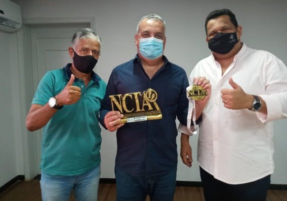 Alfredo Gaspar é homenageado pelo NCIA
