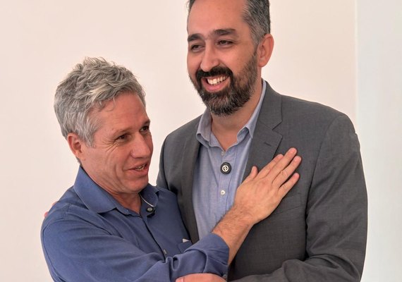 Basile Christopoulos recebe apoio do ministro Paulo Teixeira em Maceió