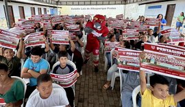 Avante Educação: CRB entrega 200 kits escolares para estudantes de Atalaia