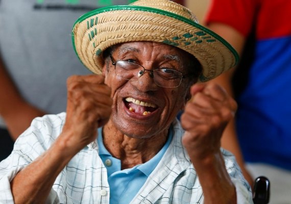 Projeto Adote Um Idoso leva literatura e afeto para abrigos de Maceió