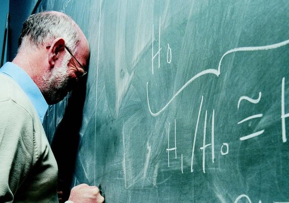 Senadores lembram condições precárias de trabalho dos professores