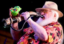 Alagoano Hermeto Pascoal recebe Grammy Latino em Las Vegas
